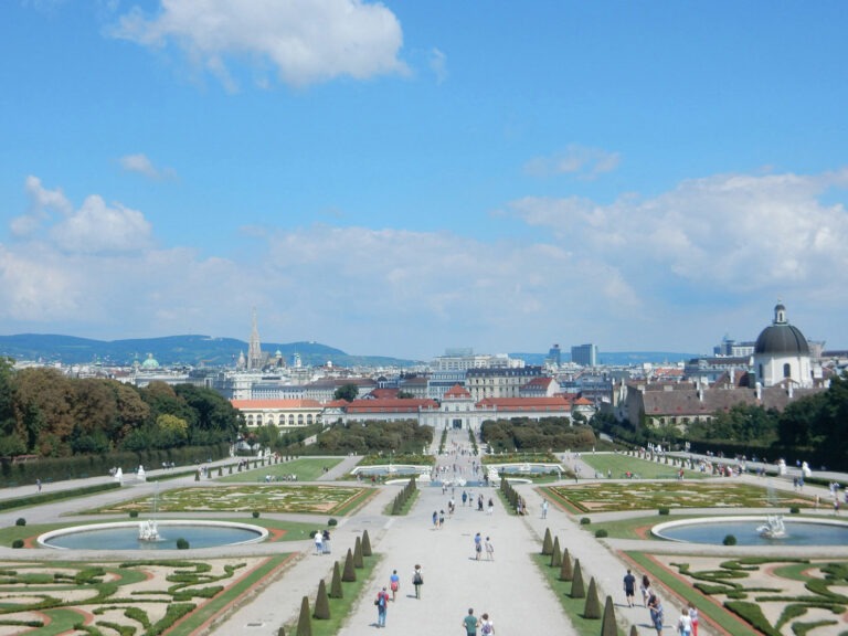 How to explore Vienna by rental bike Find bike rentals